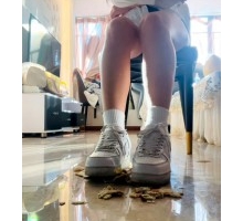 新人思思空军一号踩面包 YC-251208