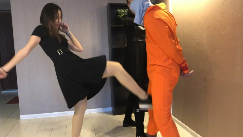 223404hen8oo56vyzbonry.jpg